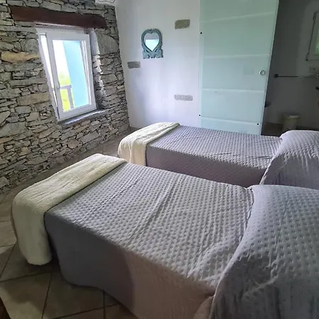 La Nyaraló *
