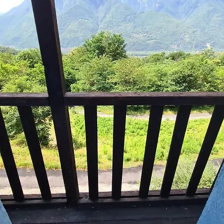 Nyaraló La *