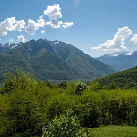 度假居 La Villadossola
